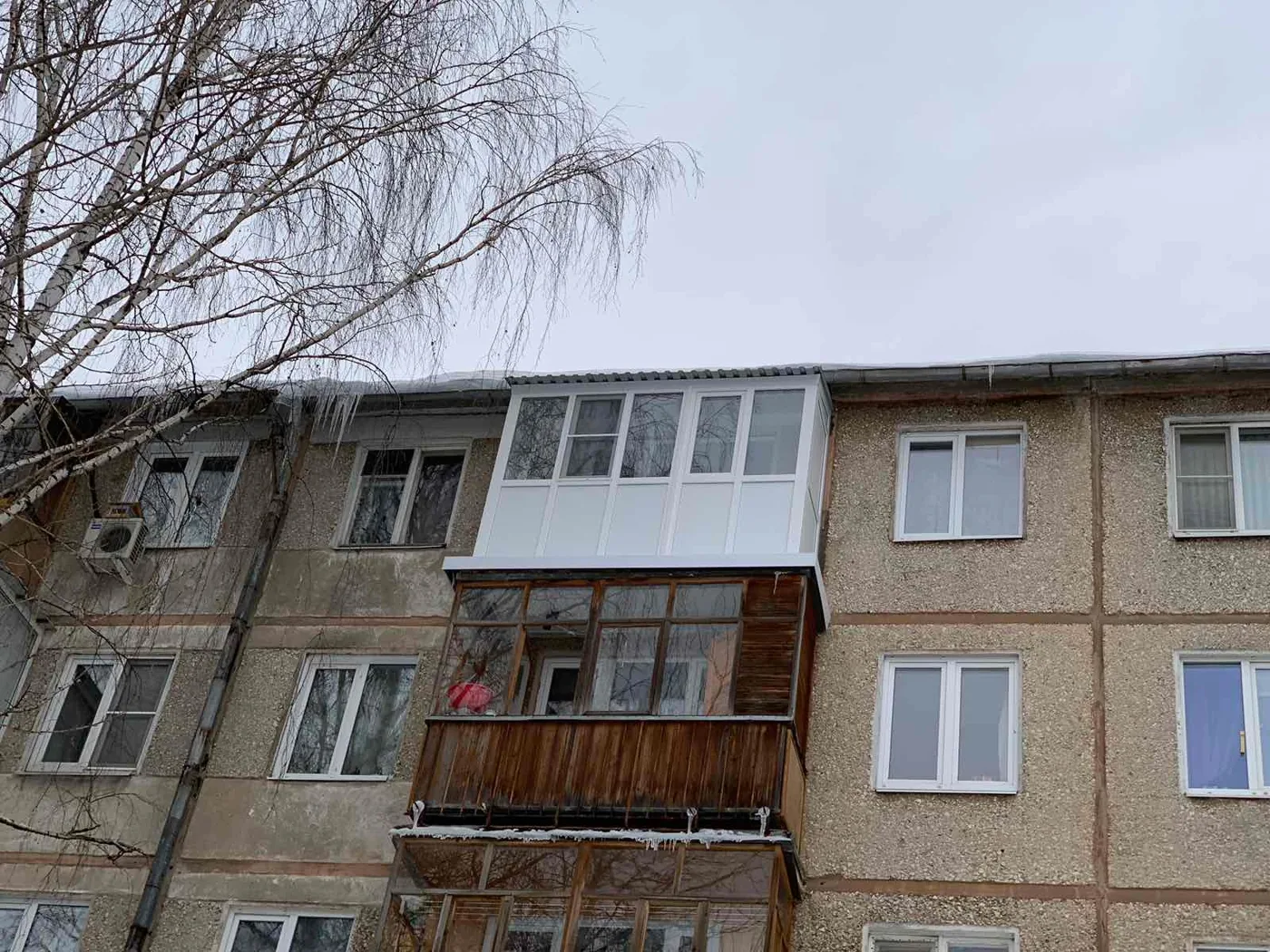 Балкон панельного дома