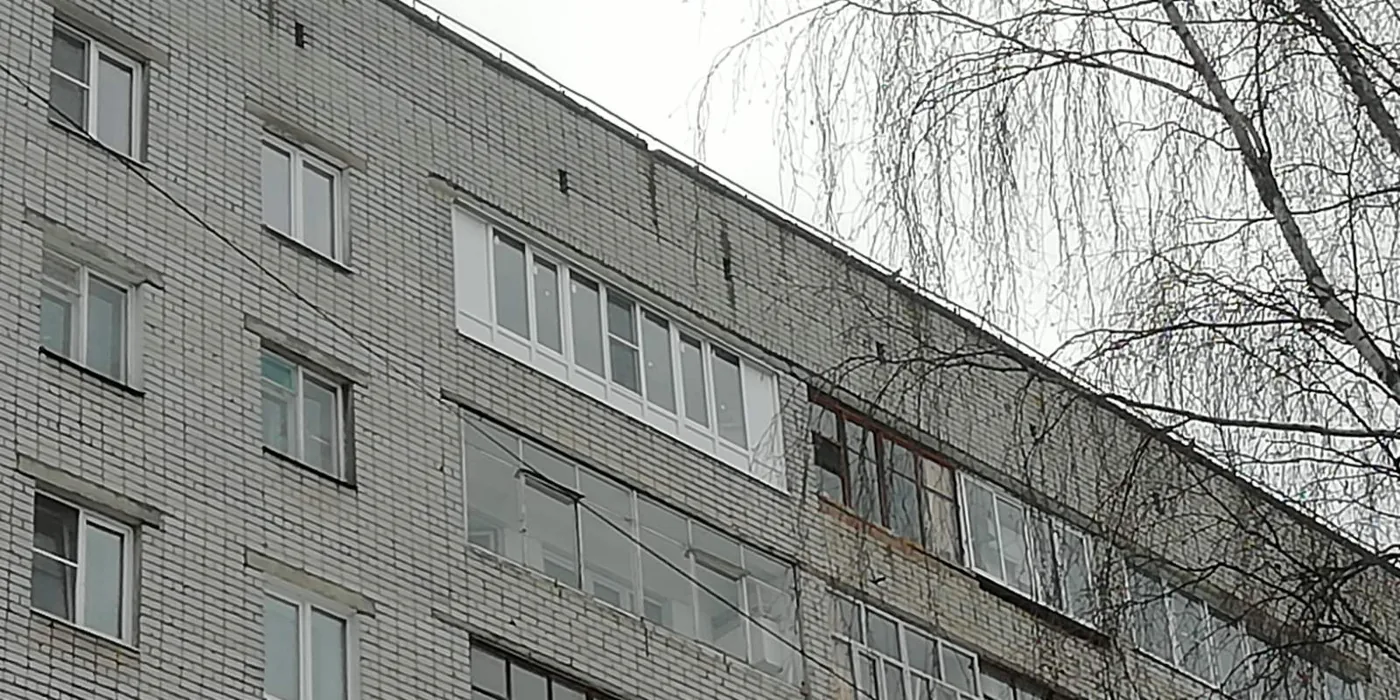 Пятиэтажка с новыми окнами