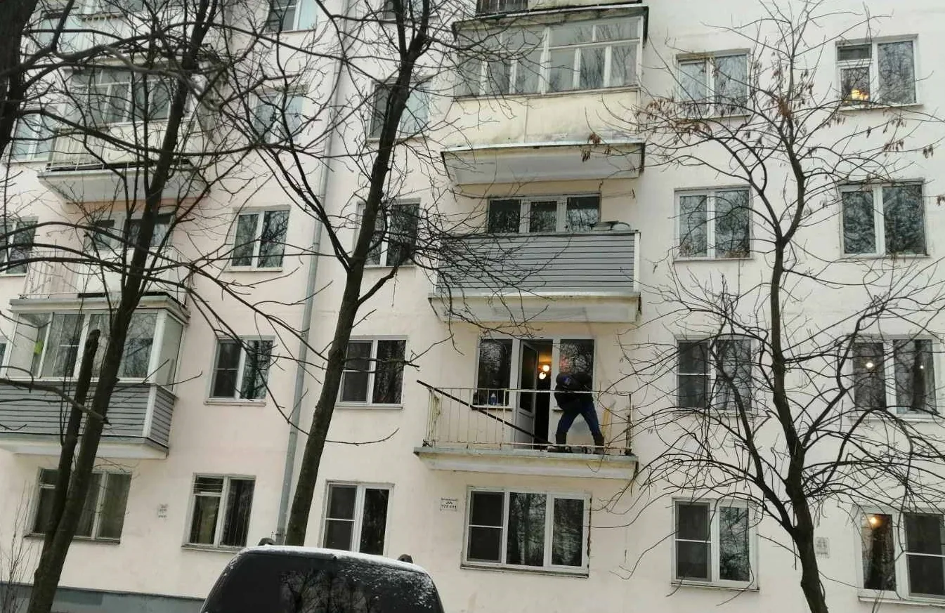 Пятиэтажка после замены окон, вид со двора